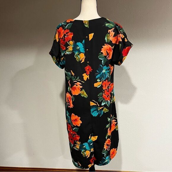 A New Day V-neck Short Sleeve Black Floral Shift Dress - Picture 7 of 13